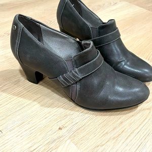 Gray Life Stride booties
